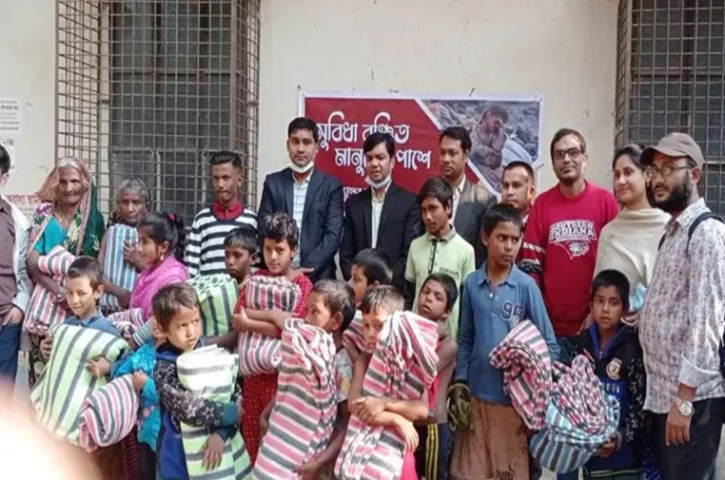 ছিন্নমূল মানুষের মাঝে ল্যাম্প বাংলাদেশ’র কম্বল বিতরণ